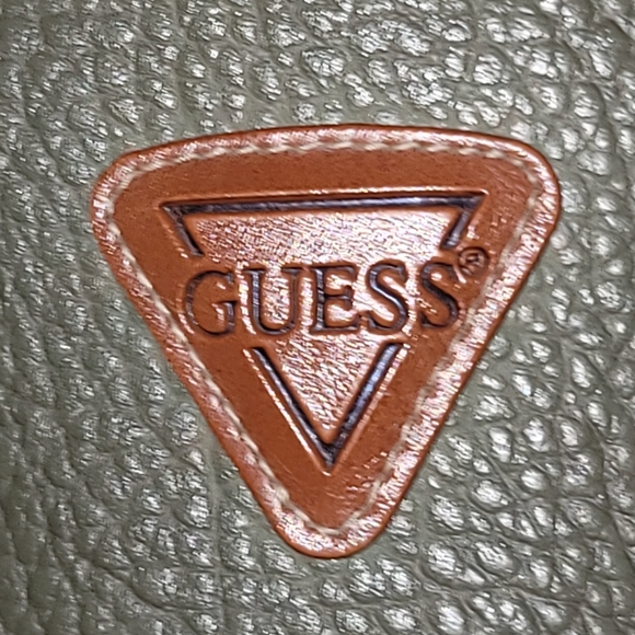 Guess purse - Picture 4 of 14